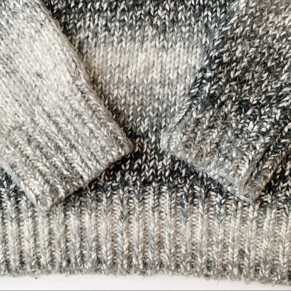 GAP Quarter Zip Mock Neck Sweater - Picture 5 of 13